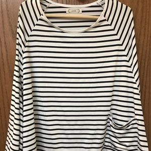 Lucine black and white stripe nursing cape